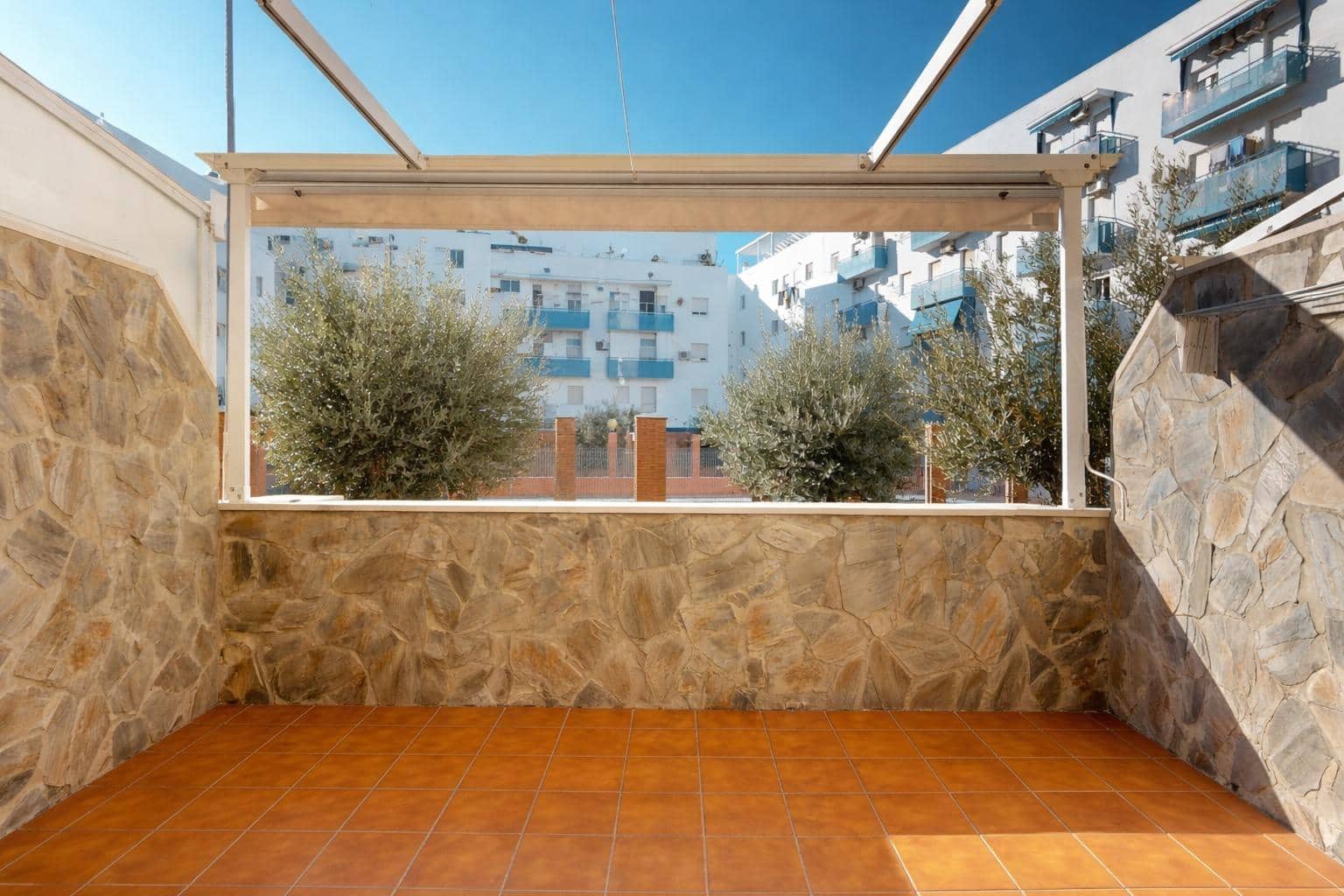 3 bedroom Apartment for sale in El Puerto de Santa Maria with pool garage - € 241,500 (Ref: 9788484)