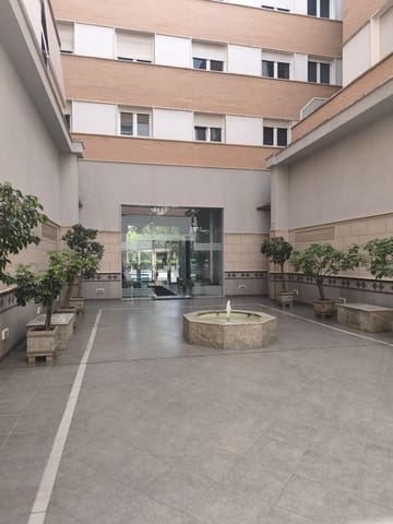 Appartement de 2 chambres à louer à Cordoue ville avec garage - 900 € (Ref: 9788485)