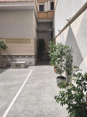 Appartement de 2 chambres à louer à Cordoue ville avec garage - 900 € (Ref: 9788485)