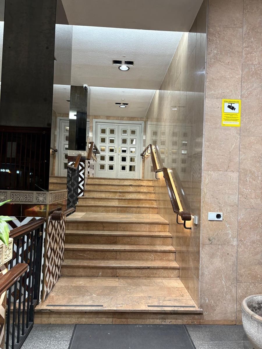 2 soveværelse Lejlighed til leje i Cordoba by med garage - € 750 (Ref: 9788486)