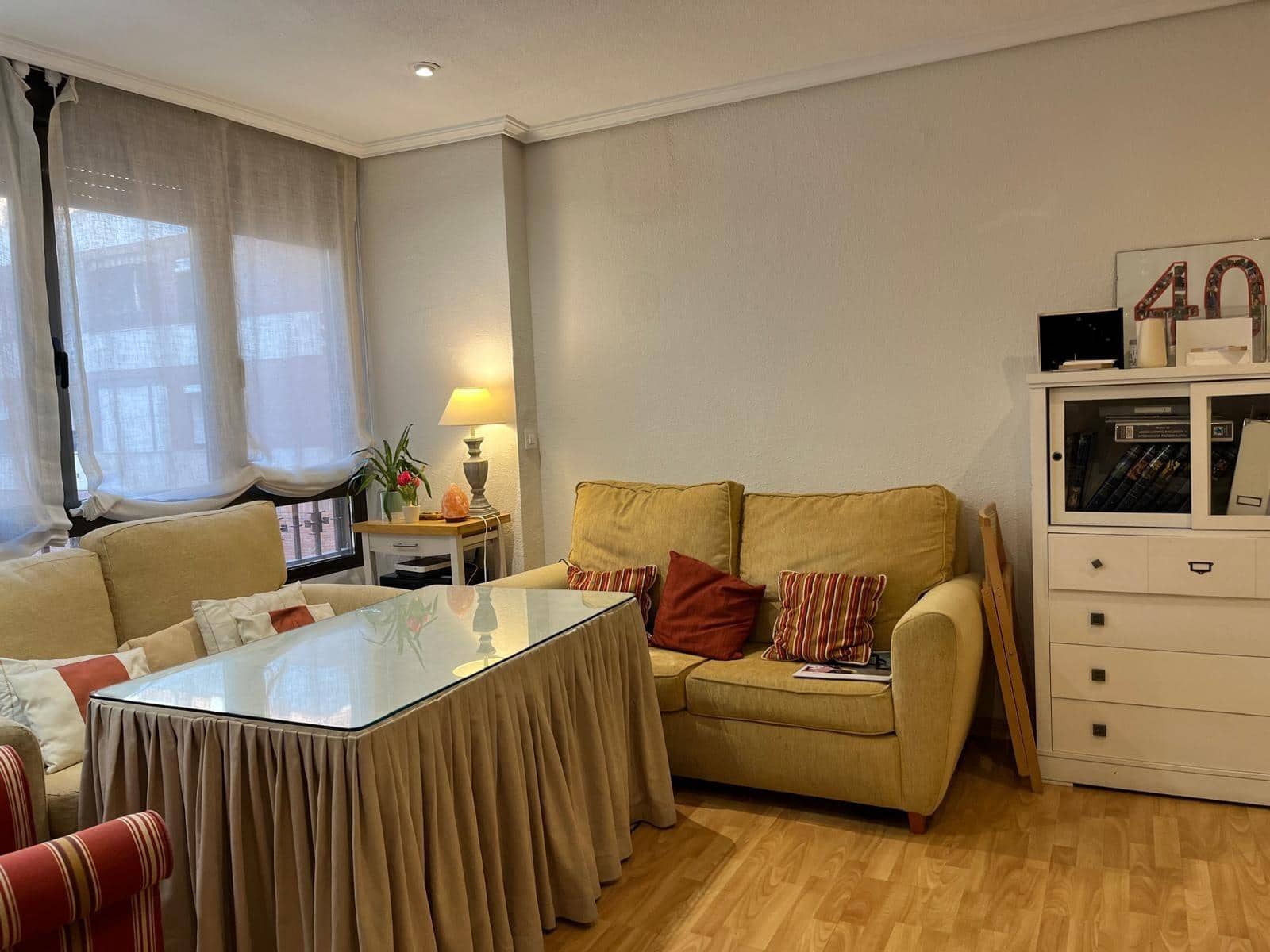 2 soveværelse Lejlighed til leje i Cordoba by med garage - € 750 (Ref: 9788486)