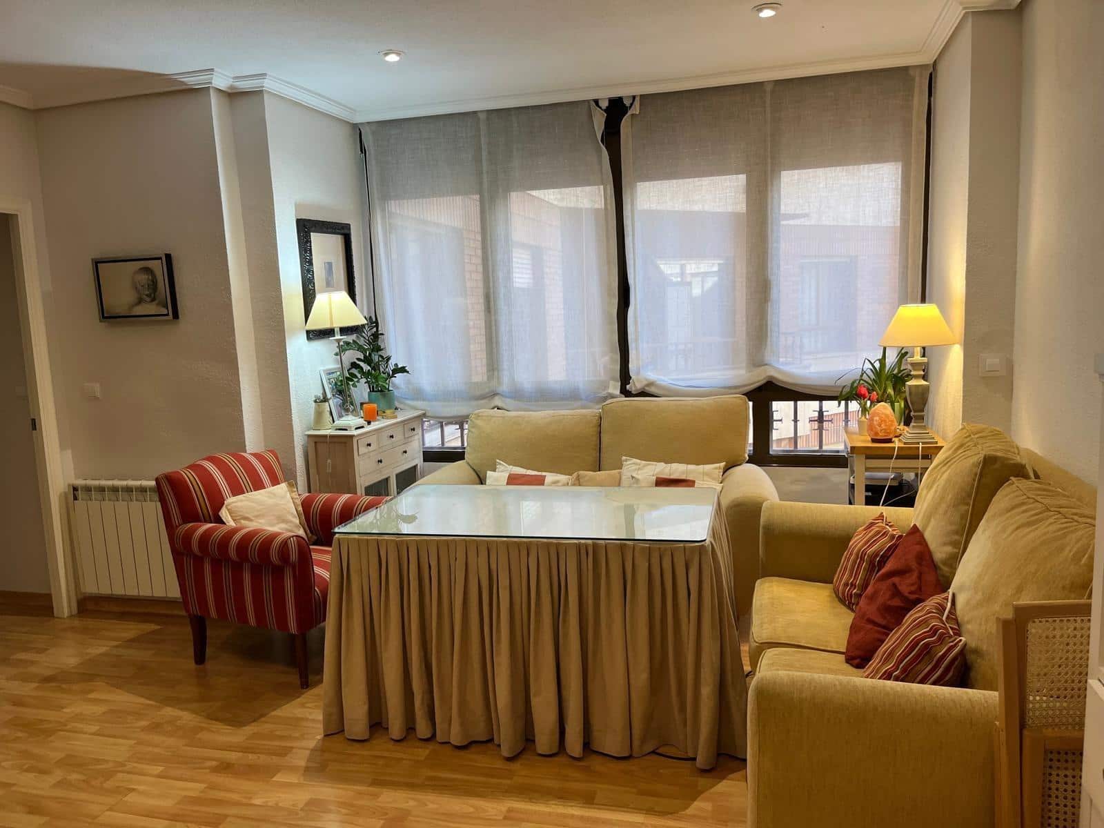 2 soveværelse Lejlighed til leje i Cordoba by med garage - € 750 (Ref: 9788486)