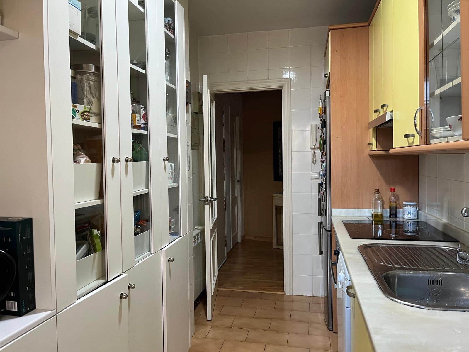 2 soveværelse Lejlighed til leje i Cordoba by med garage - € 750 (Ref: 9788486)