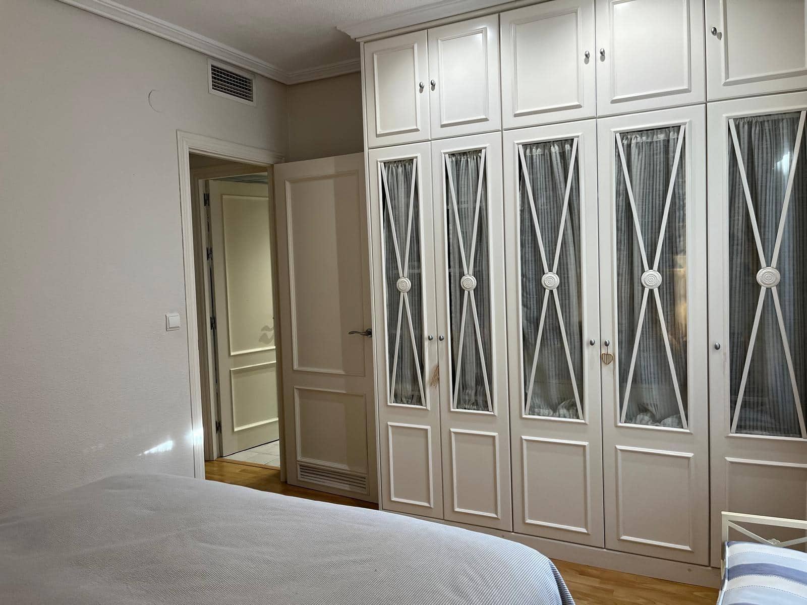 2 soveværelse Lejlighed til leje i Cordoba by med garage - € 750 (Ref: 9788486)