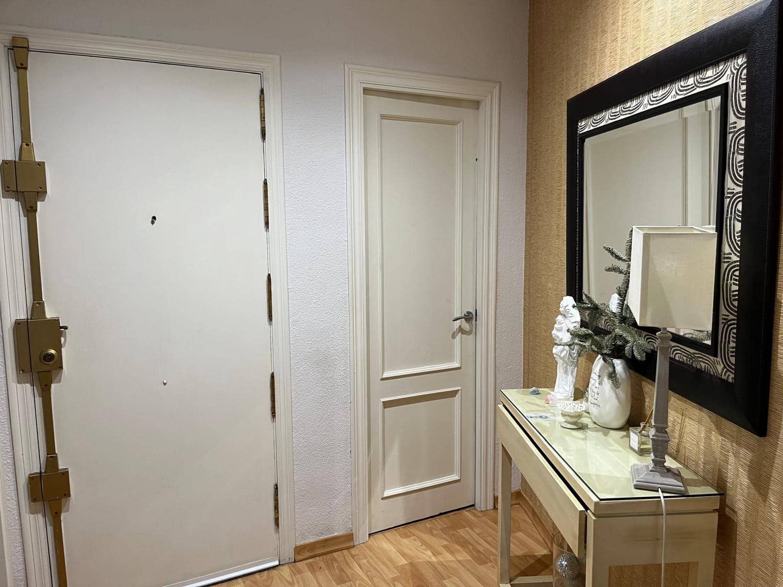 2 soveværelse Lejlighed til leje i Cordoba by med garage - € 750 (Ref: 9788486)