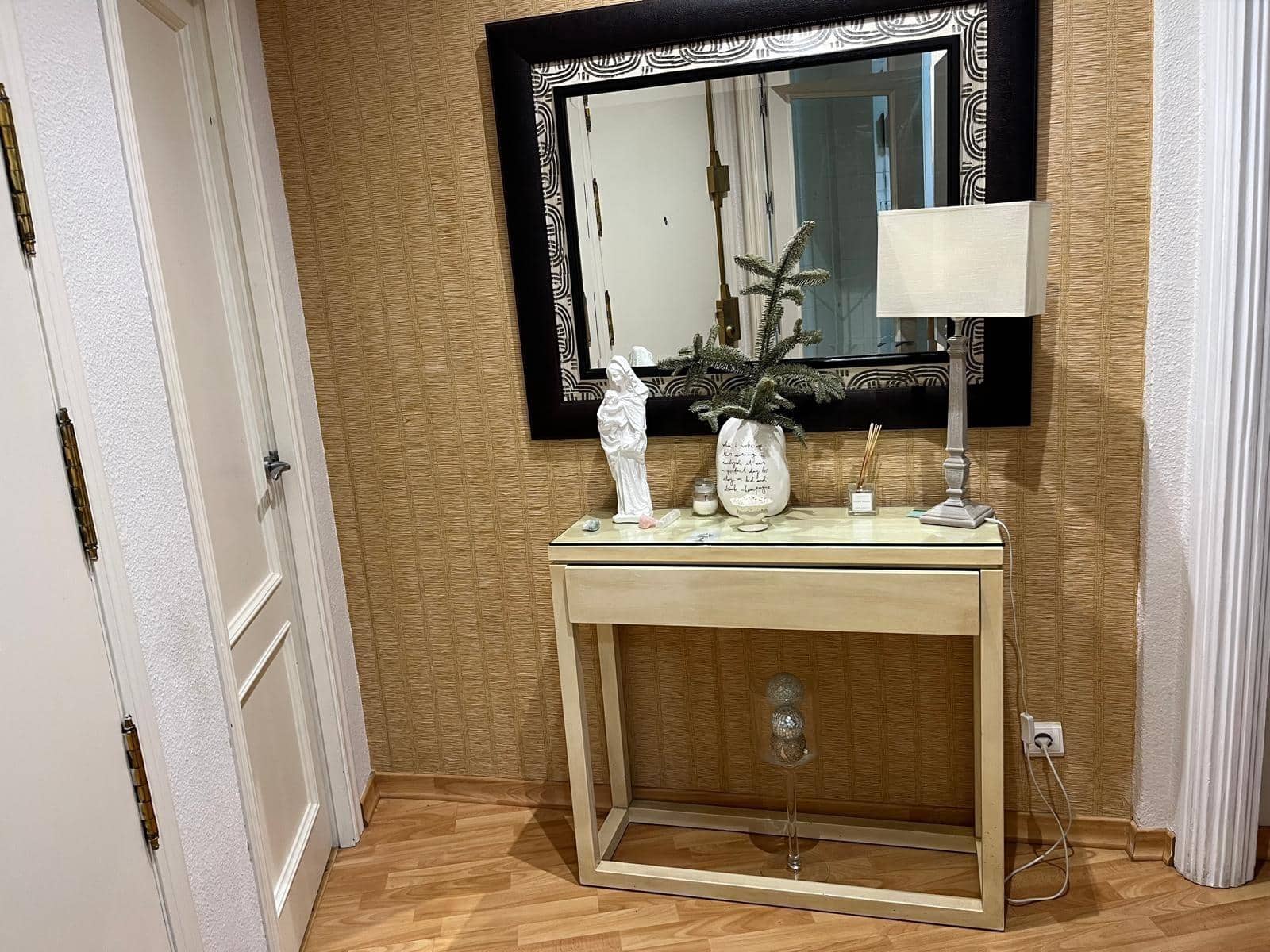 2 soveværelse Lejlighed til leje i Cordoba by med garage - € 750 (Ref: 9788486)