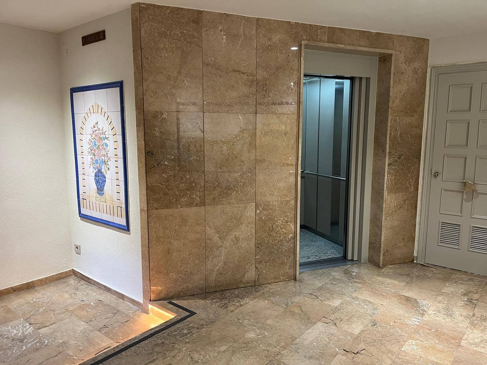 2 soveværelse Lejlighed til leje i Cordoba by med garage - € 750 (Ref: 9788486)