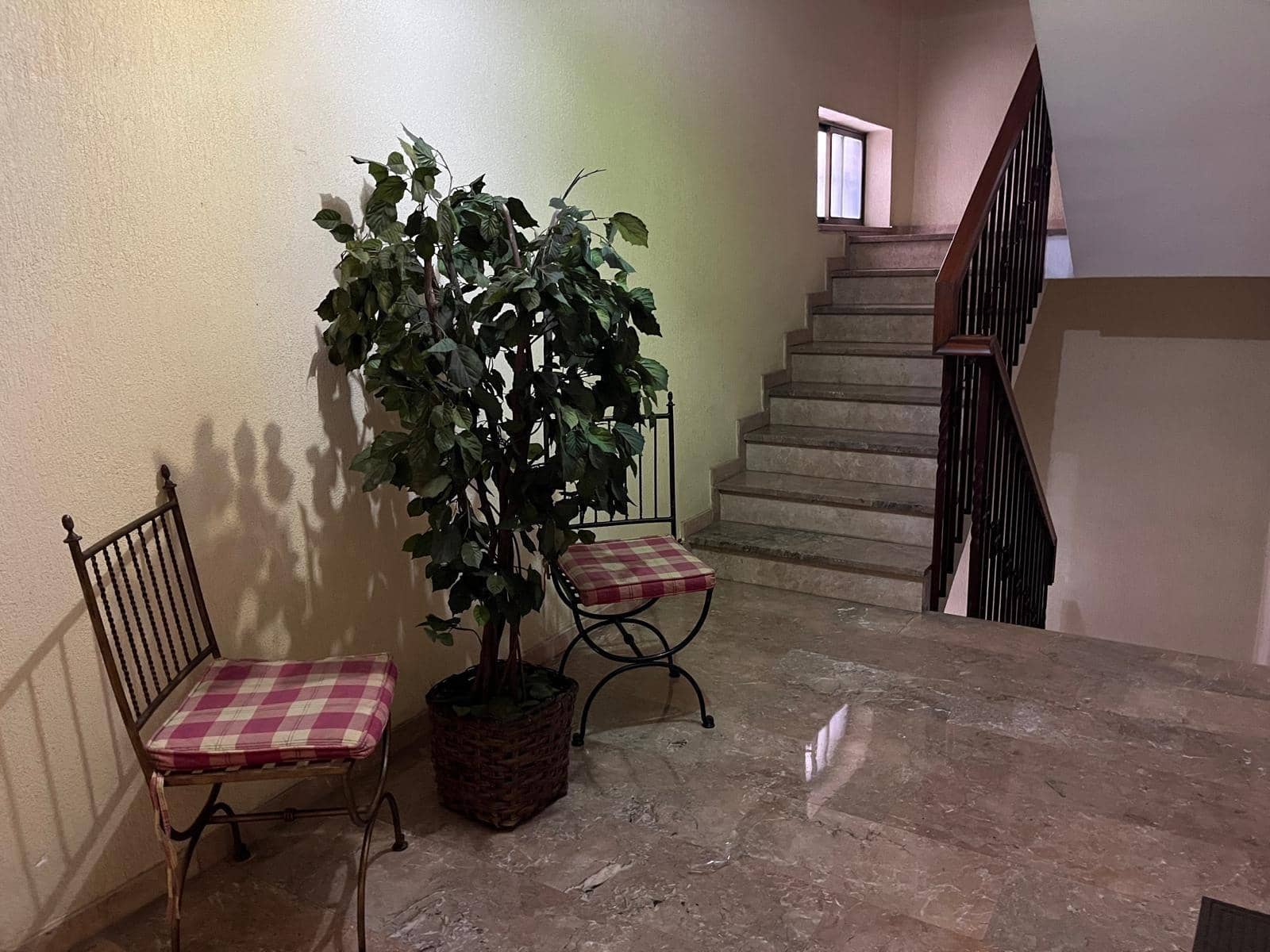 2 soveværelse Lejlighed til leje i Cordoba by med garage - € 750 (Ref: 9788486)