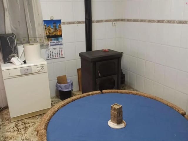 7 soverom Hus til salgs i San Sebastián de los Ballesteros med garasje - € 148 000 (Ref: 9788487)