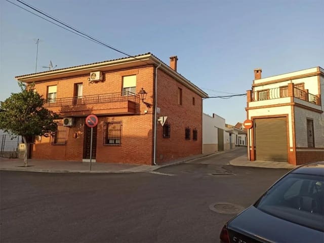 7 soverom Hus til salgs i San Sebastián de los Ballesteros med garasje - € 148 000 (Ref: 9788487)