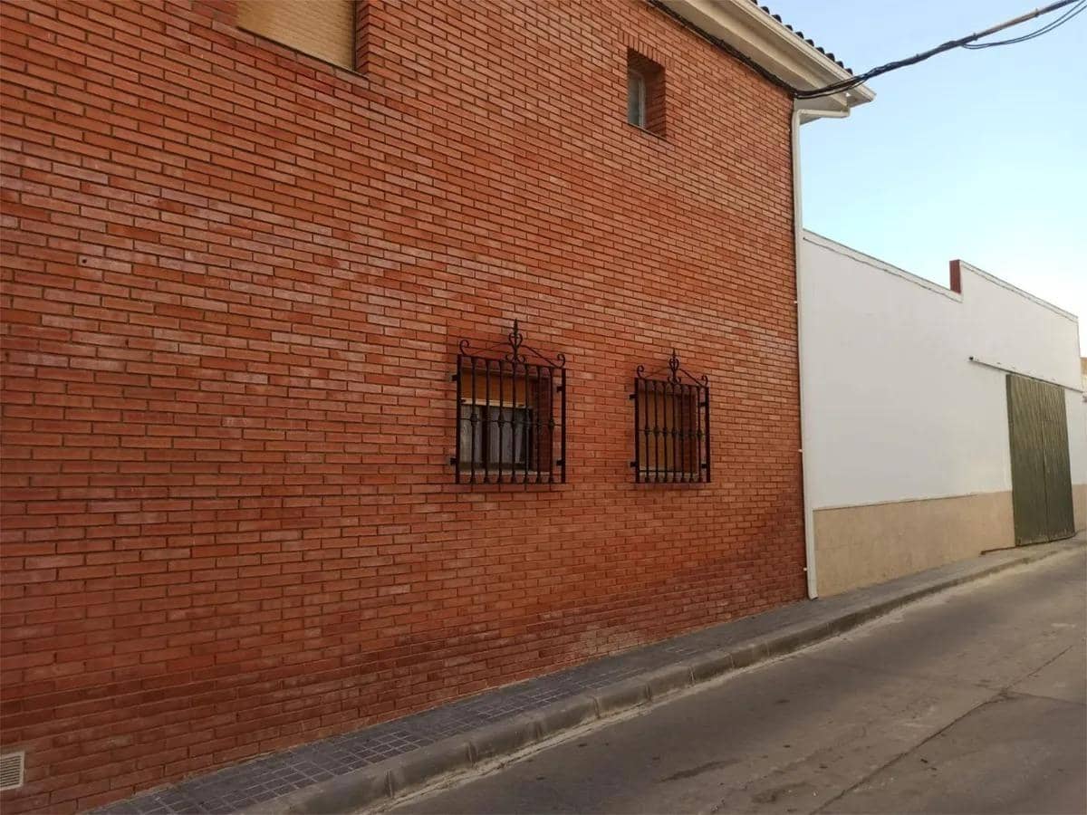 7 soverom Hus til salgs i San Sebastian de los Ballesteros med garasje - € 148 000 (Ref: 9788487)