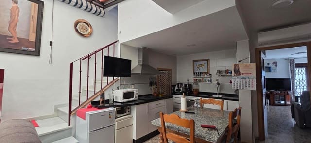 3 soveværelse Byhus til salg i Córdoba by med garage - € 260.000 (Ref: 9806549)