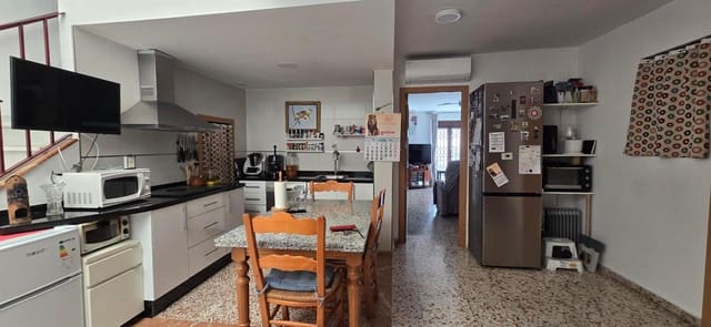 3 soveværelse Byhus til salg i Córdoba by med garage - € 260.000 (Ref: 9806549)
