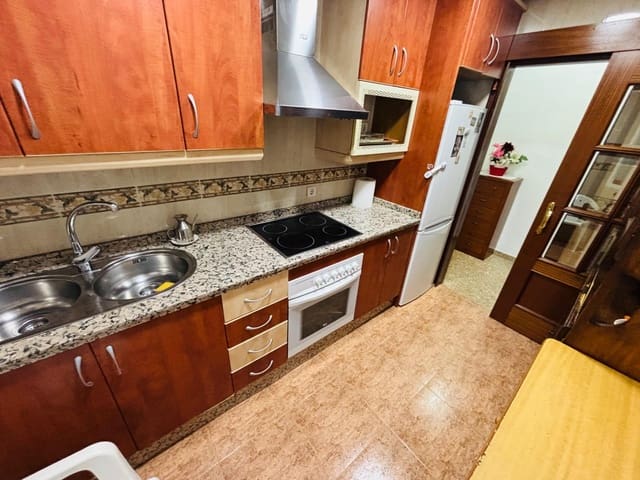 3 makuuhuone Asunto myytävänä paikassa Córdoba kaupunki - 163 900 € (Ref: 9815930)