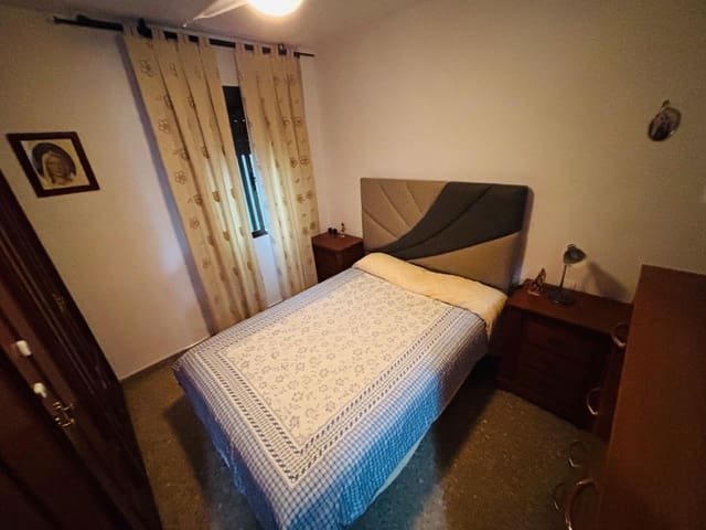 3 makuuhuone Asunto myytävänä paikassa Córdoba kaupunki - 163 900 € (Ref: 9815930)