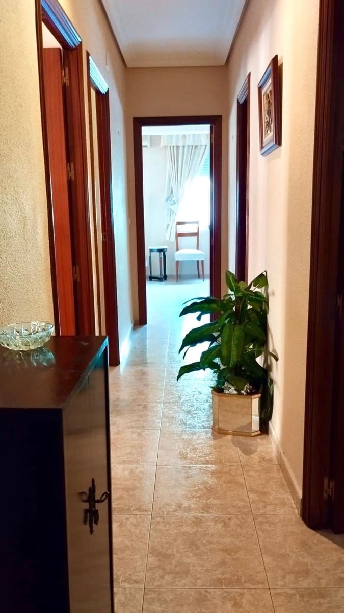 Piso de 3 habitaciones en Córdoba ciudad en venta - 214.900 € (Ref: 9815931)
