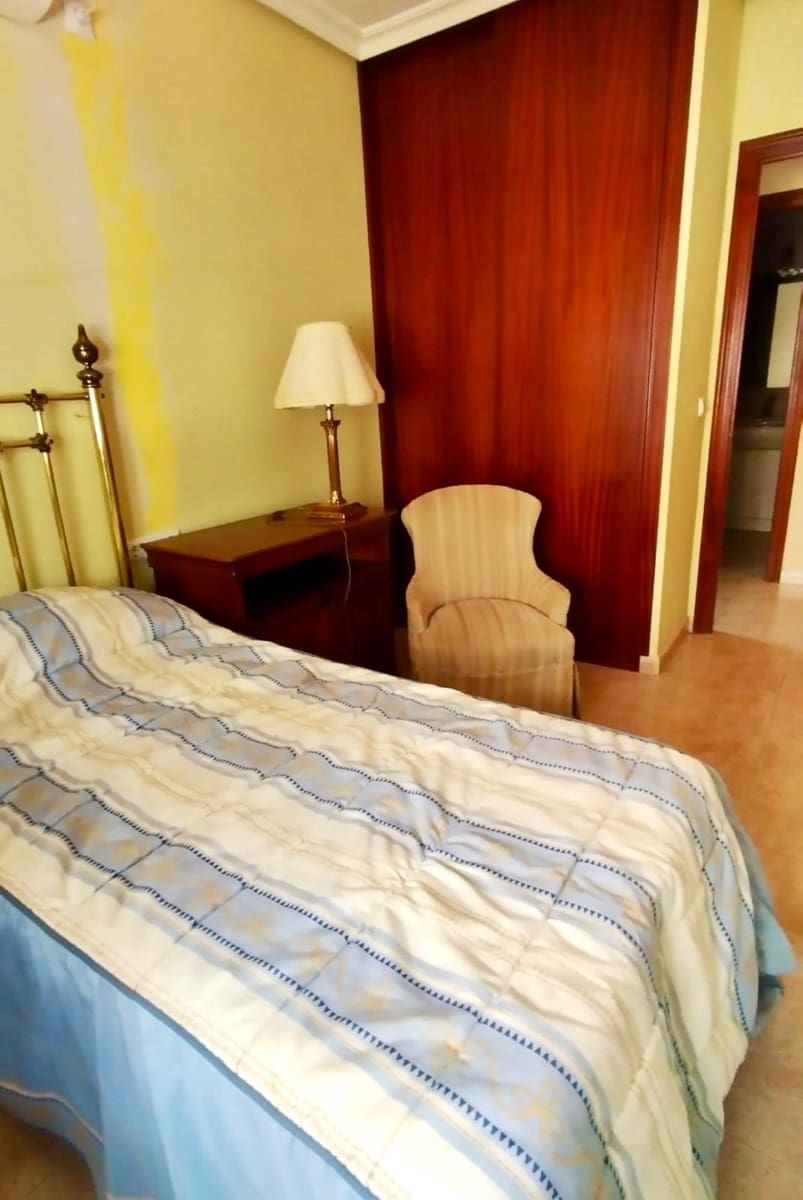 Piso de 3 habitaciones en Córdoba ciudad en venta - 214.900 € (Ref: 9815931)