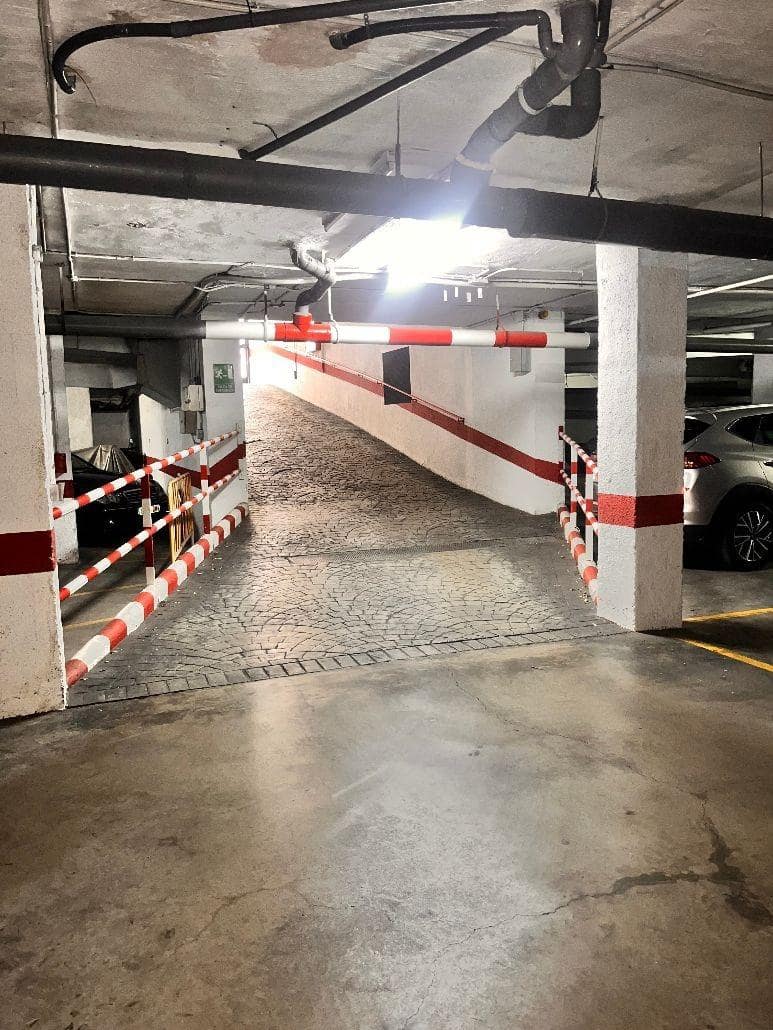 Garage til salg i Cordoba by - € 22.000 (Ref: 9818311)