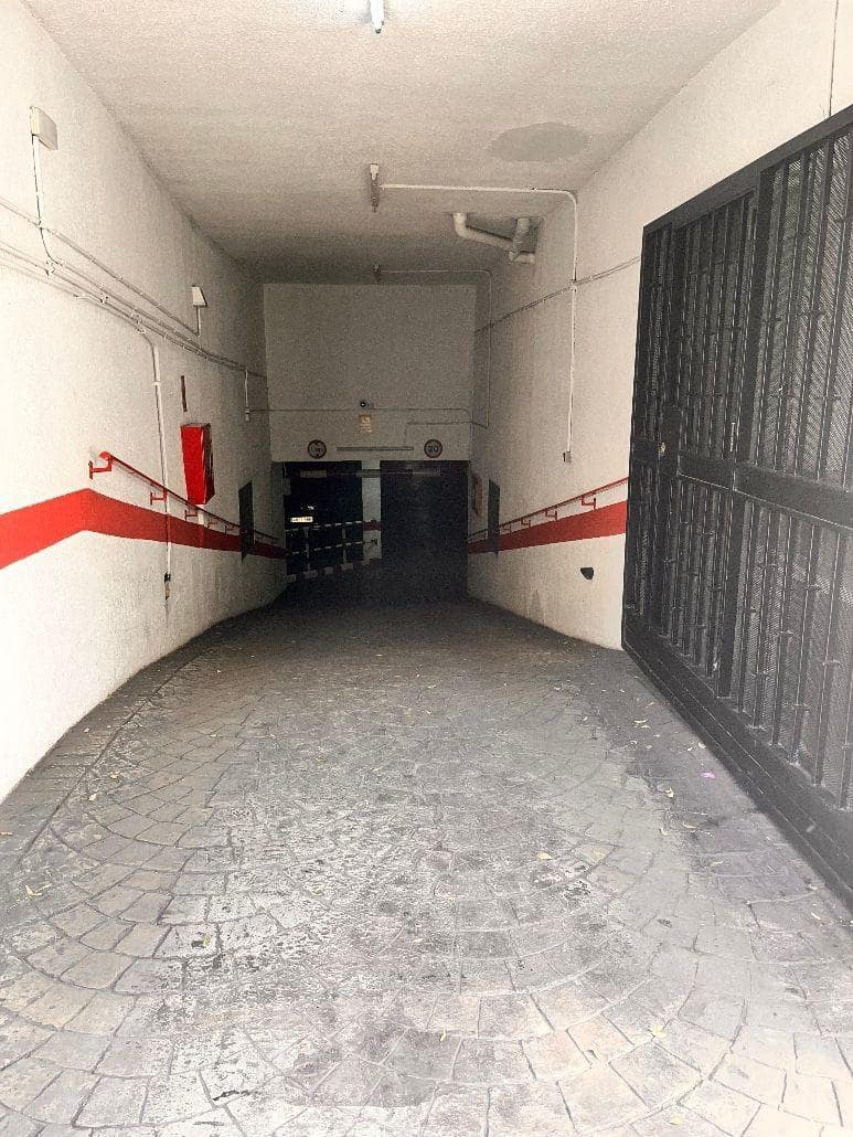 Garage til salg i Cordoba by - € 22.000 (Ref: 9818311)