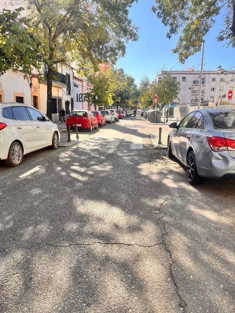 Garage til salg i Cordoba by - € 22.000 (Ref: 9818311)