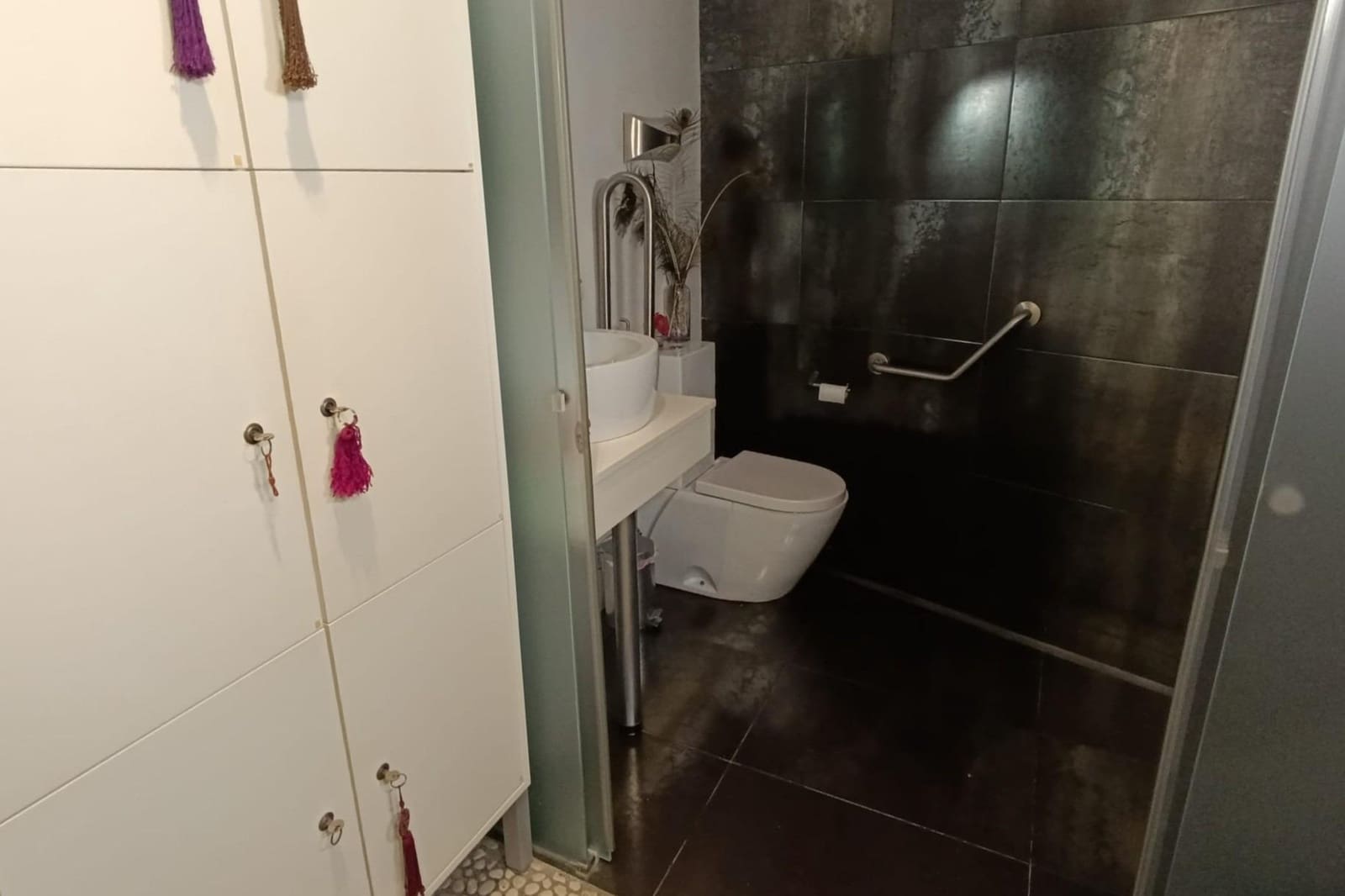 Erhverv til salg i Cordoba by med swimmingpool - € 219.000 (Ref: 9820606)