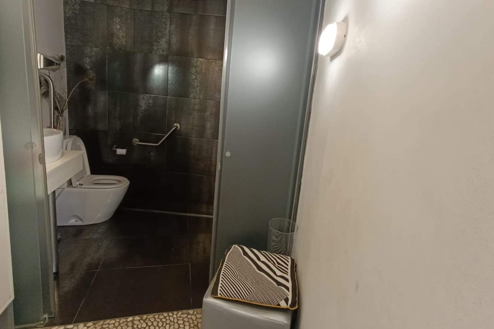 Erhverv til salg i Cordoba by med swimmingpool - € 219.000 (Ref: 9820606)