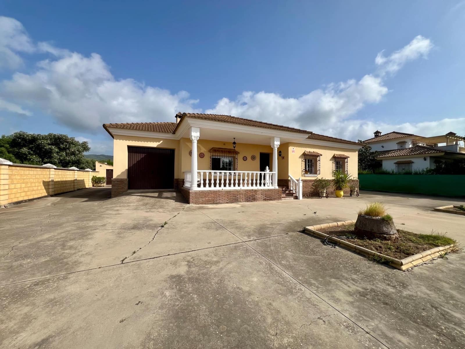 4 soveværelse Villa til salg i El Higueron med swimmingpool garage - € 230.000 (Ref: 9820608)