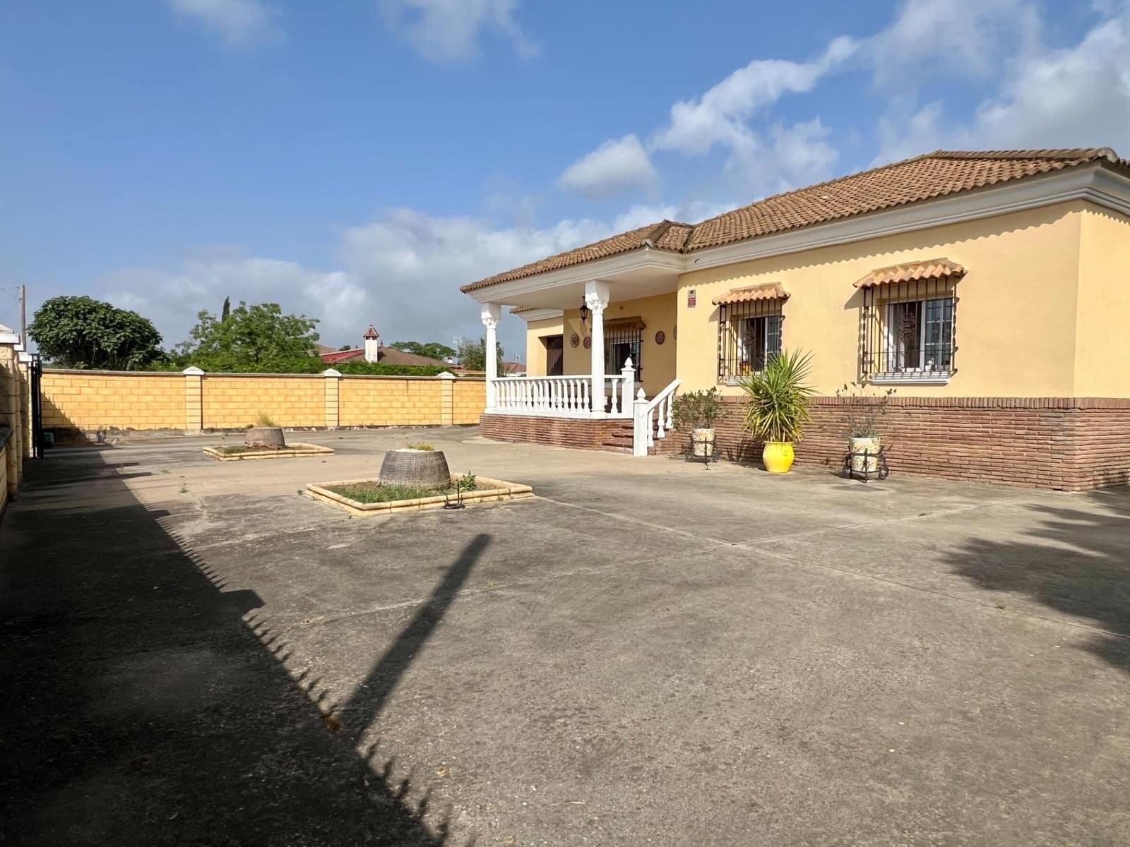 4 soveværelse Villa til salg i El Higueron med swimmingpool garage - € 230.000 (Ref: 9820608)
