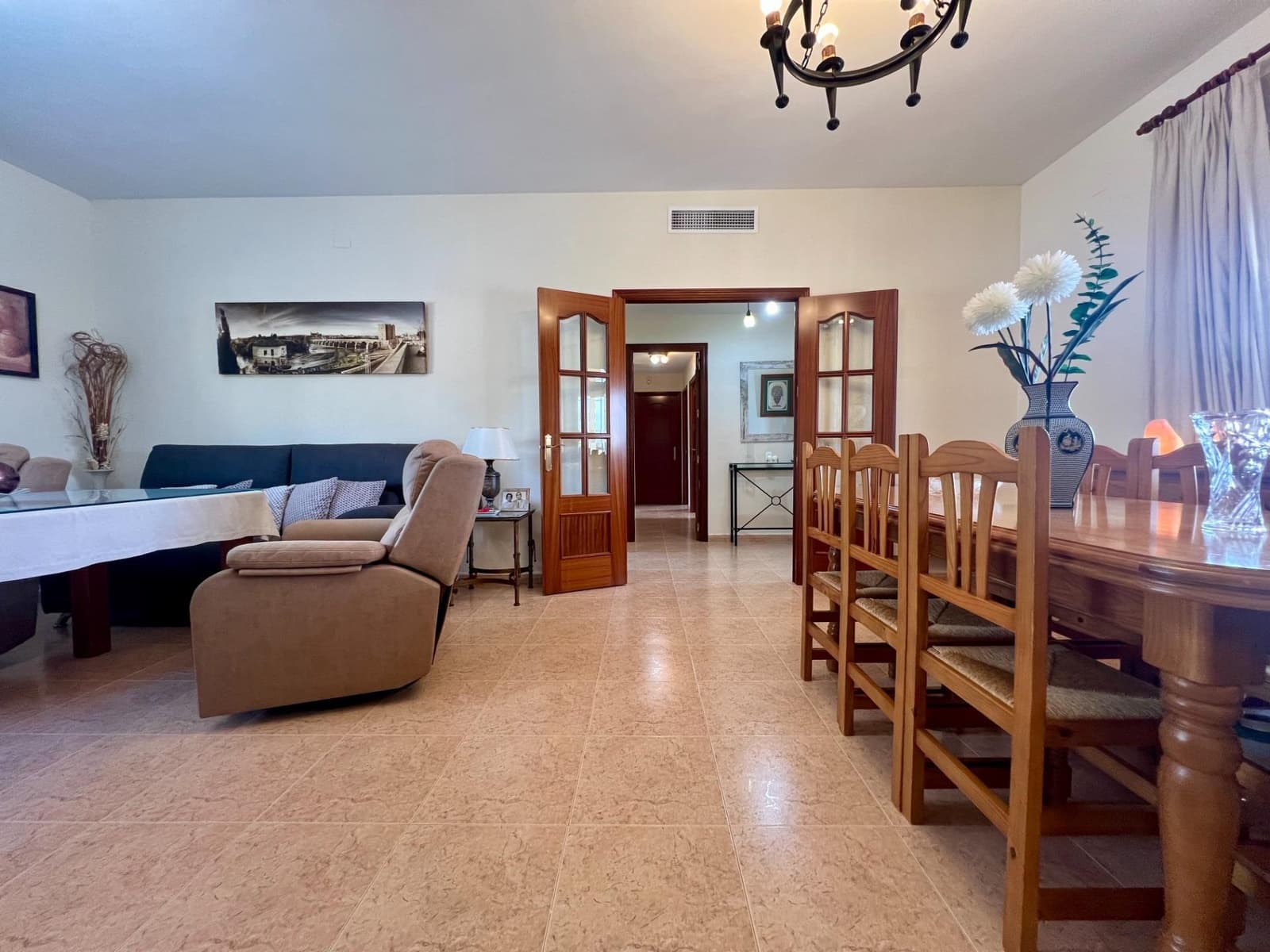 4 soveværelse Villa til salg i El Higueron med swimmingpool garage - € 230.000 (Ref: 9820608)