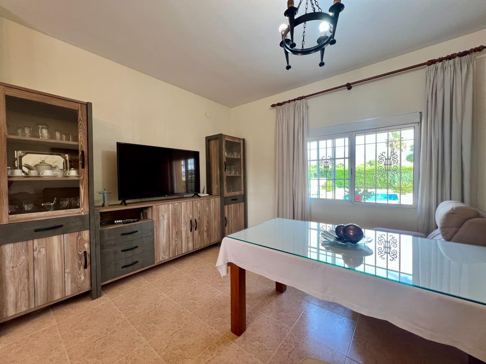 4 soveværelse Villa til salg i El Higueron med swimmingpool garage - € 230.000 (Ref: 9820608)