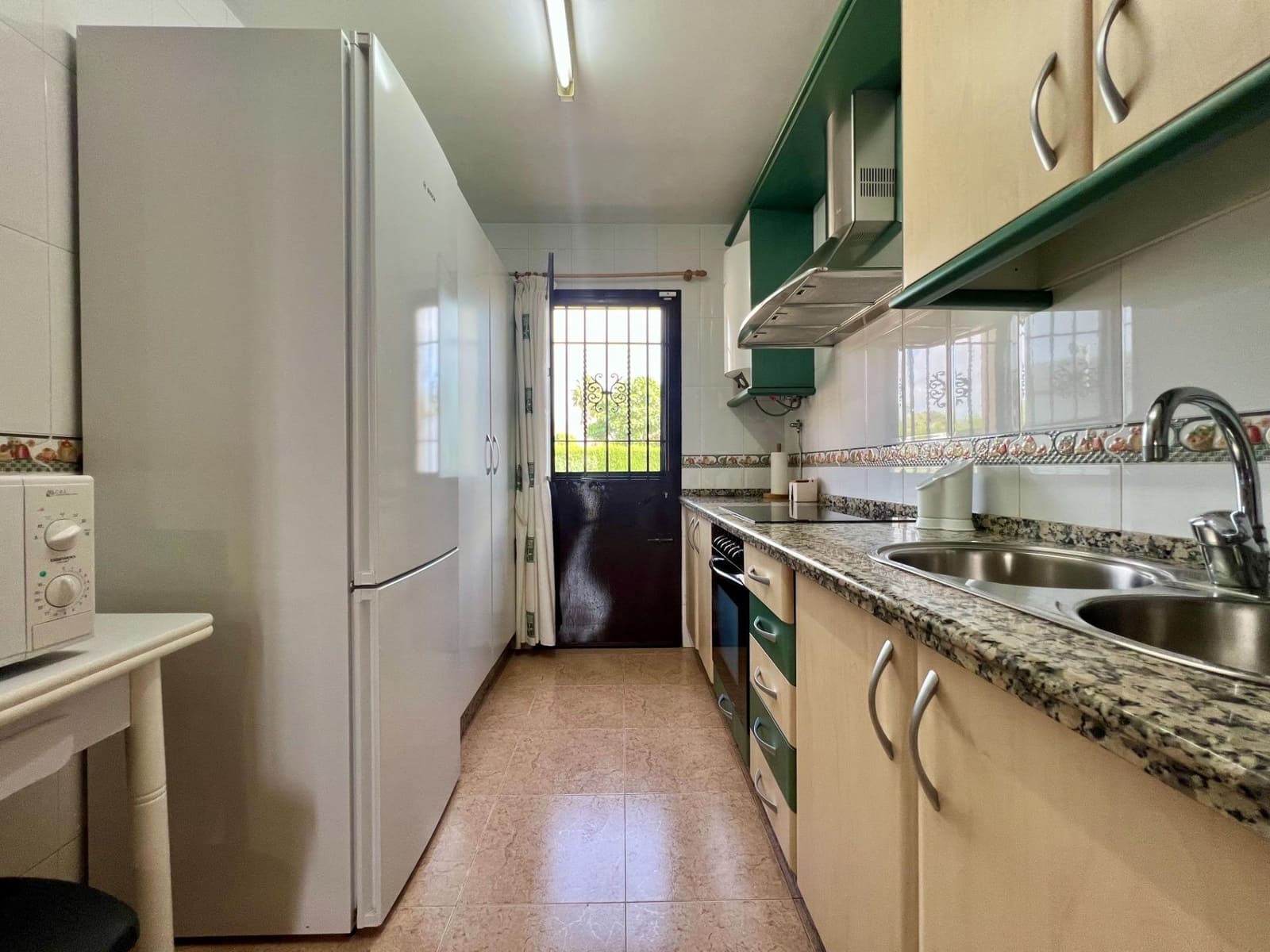 4 soveværelse Villa til salg i El Higueron med swimmingpool garage - € 230.000 (Ref: 9820608)