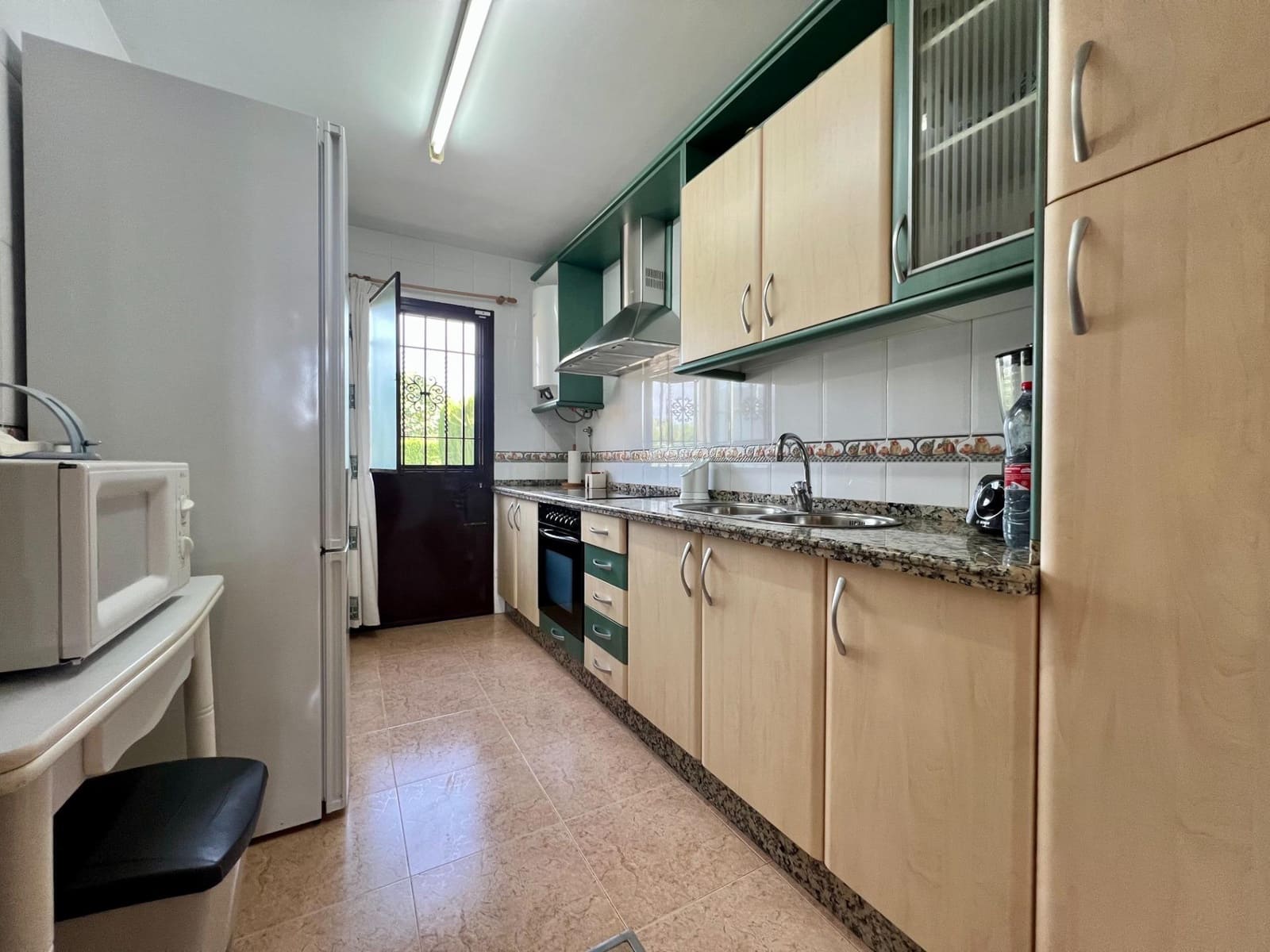 4 soveværelse Villa til salg i El Higueron med swimmingpool garage - € 230.000 (Ref: 9820608)