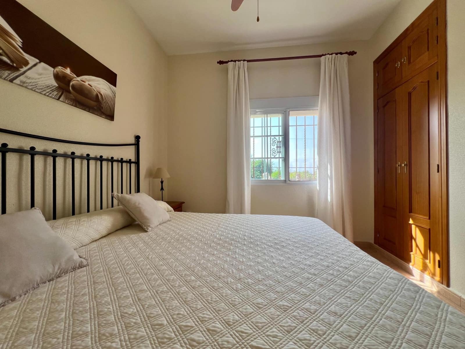 4 soveværelse Villa til salg i El Higueron med swimmingpool garage - € 230.000 (Ref: 9820608)