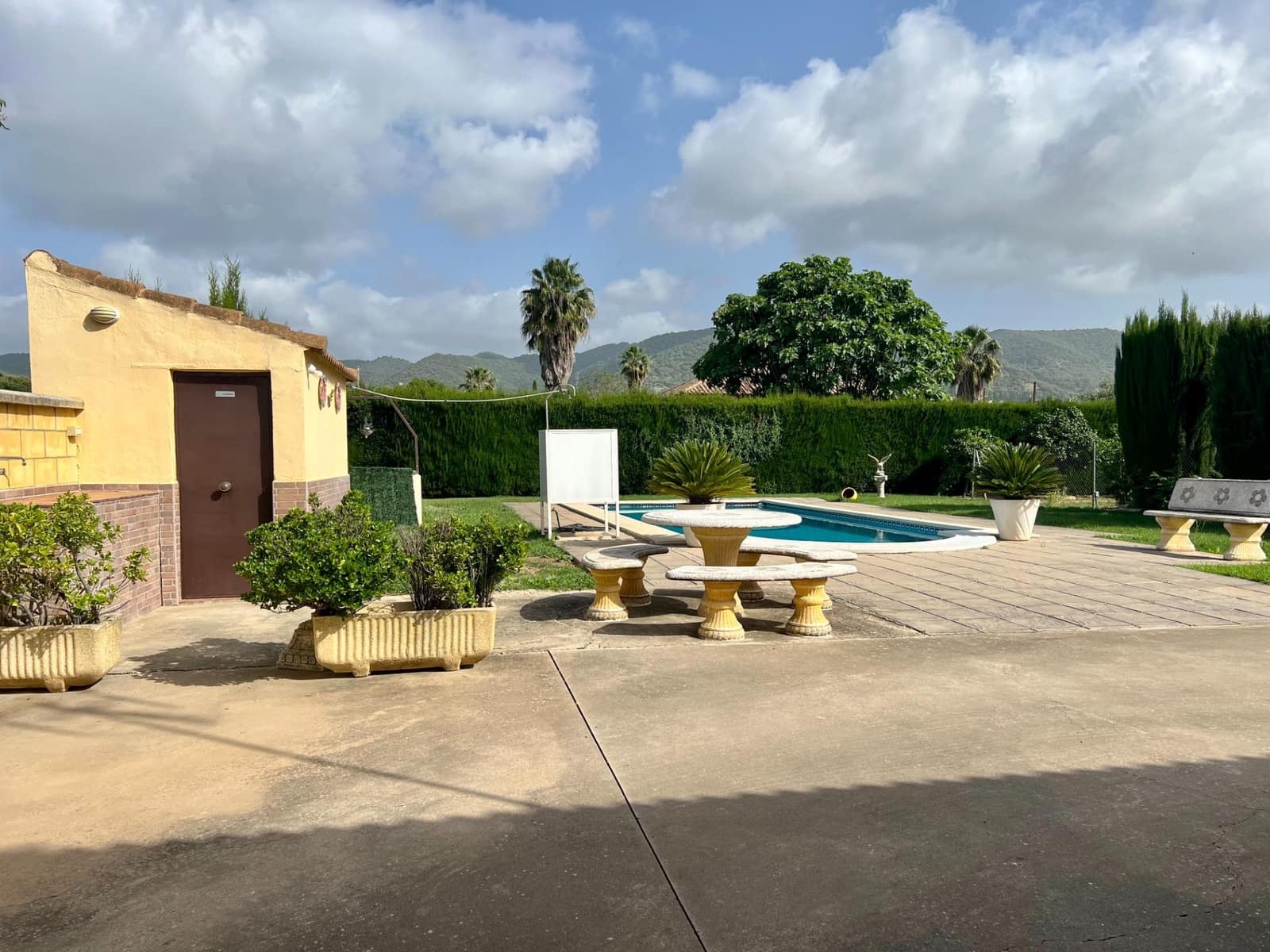 4 soveværelse Villa til salg i El Higueron med swimmingpool garage - € 230.000 (Ref: 9820608)