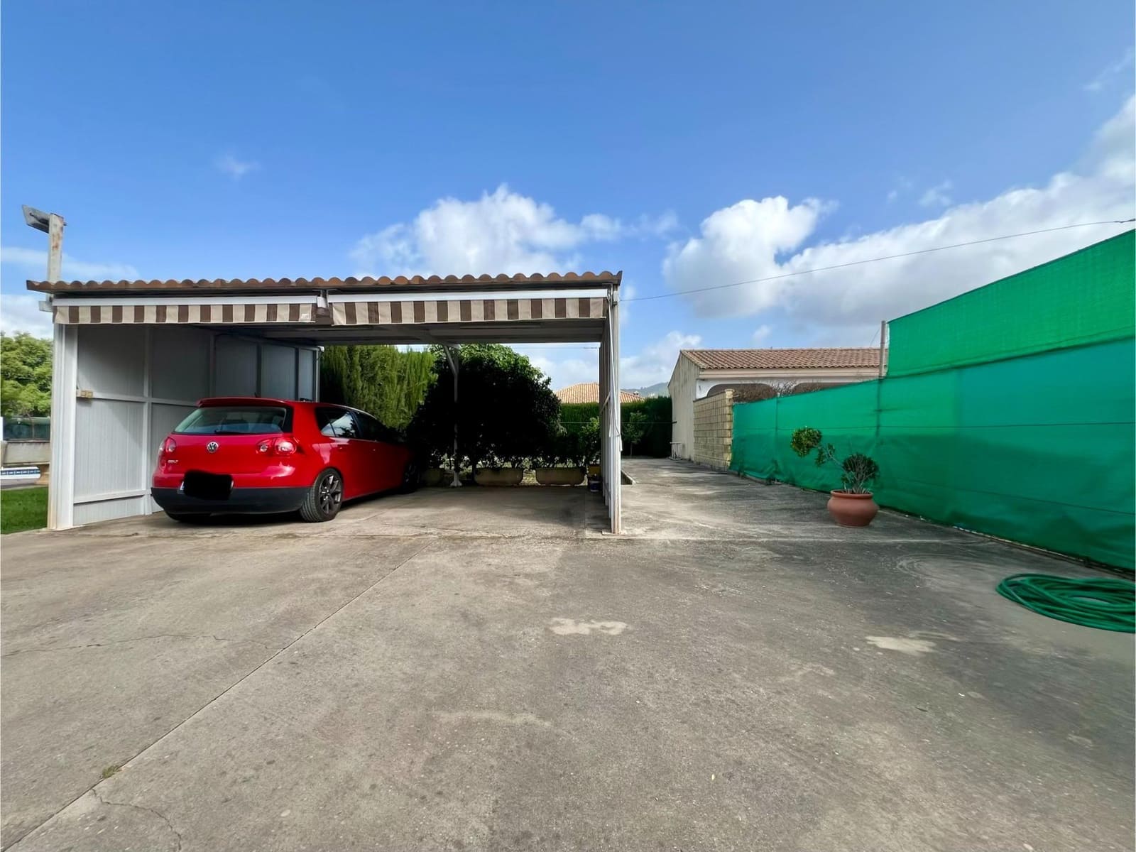 4 soveværelse Villa til salg i El Higueron med swimmingpool garage - € 230.000 (Ref: 9820608)
