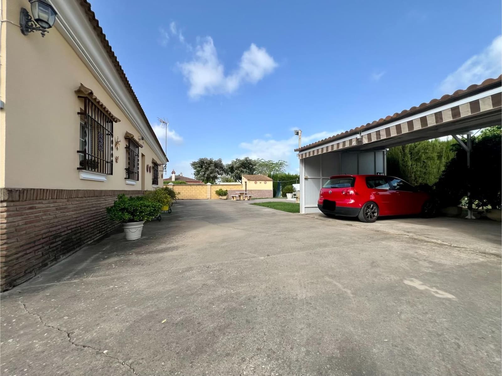 4 soveværelse Villa til salg i El Higueron med swimmingpool garage - € 230.000 (Ref: 9820608)