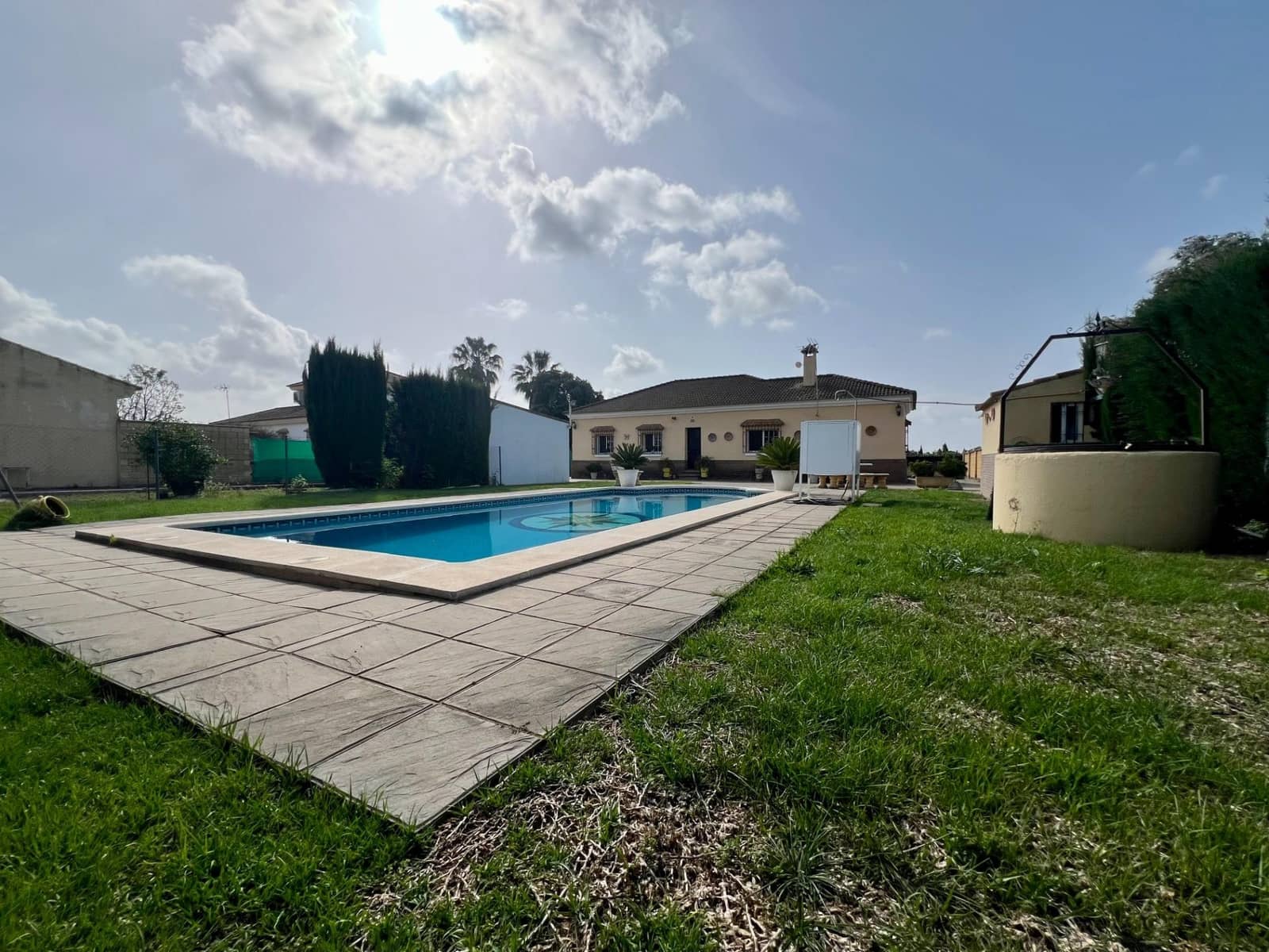 4 soveværelse Villa til salg i El Higueron med swimmingpool garage - € 230.000 (Ref: 9820608)
