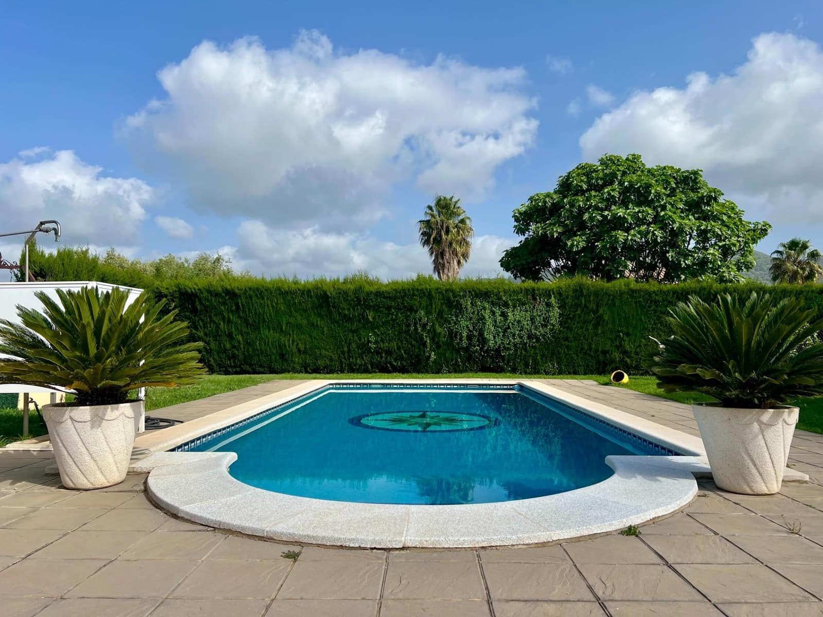 4 soveværelse Villa til salg i El Higueron med swimmingpool garage - € 230.000 (Ref: 9820608)