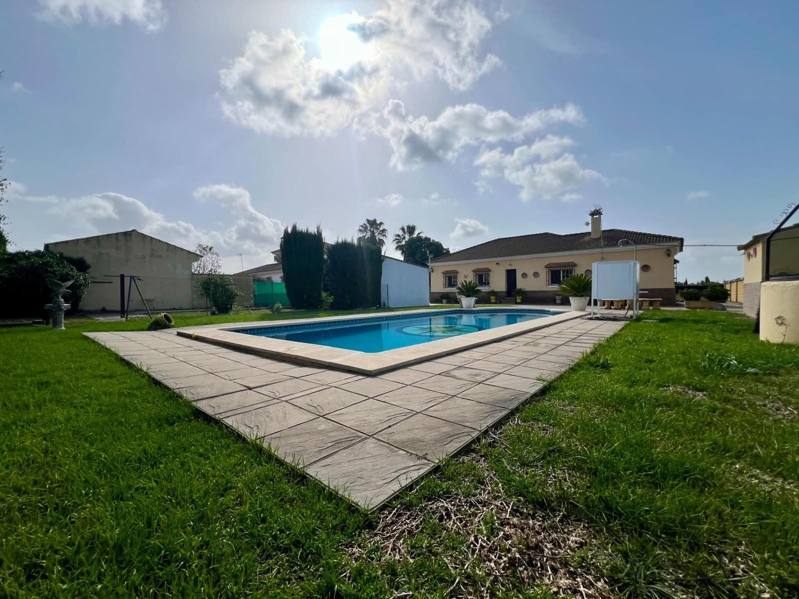 4 soveværelse Villa til salg i El Higueron med swimmingpool garage - € 230.000 (Ref: 9820608)