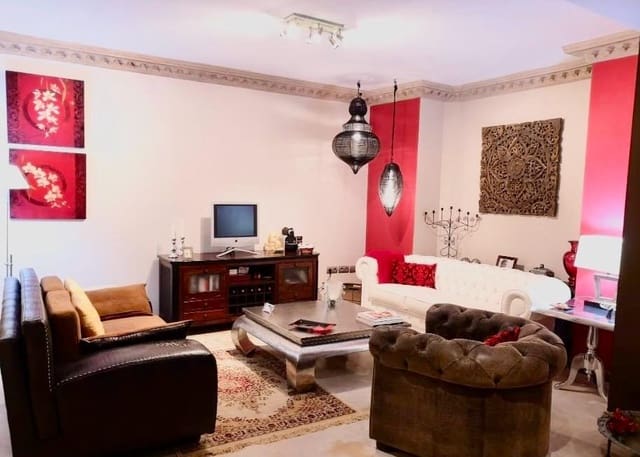3 soveværelse Villa til salg i Córdoba by med swimmingpool garage - € 443.900 (Ref: 9823001)