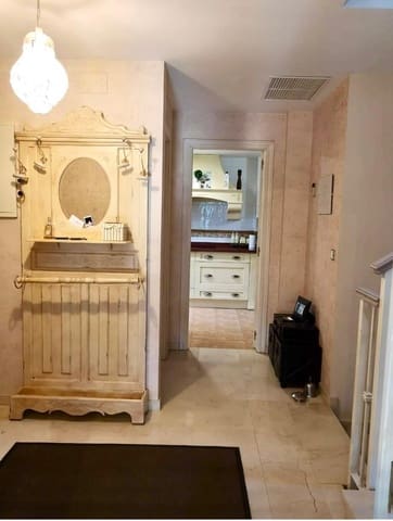 3 soveværelse Villa til salg i Córdoba by med swimmingpool garage - € 443.900 (Ref: 9823001)