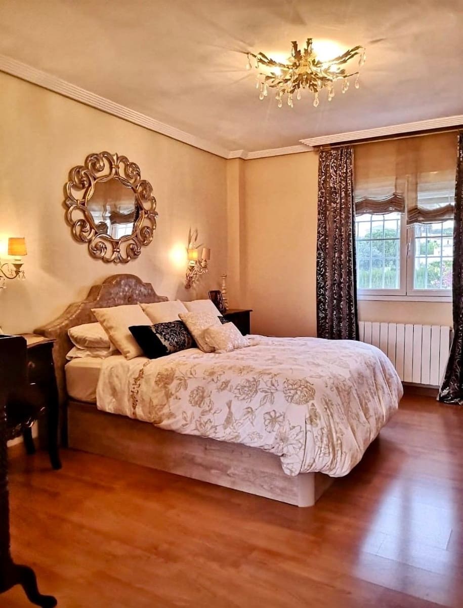 3 soveværelse Villa til salg i Cordoba by med swimmingpool garage - € 443.900 (Ref: 9823001)
