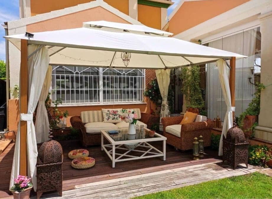 3 soveværelse Villa til salg i Cordoba by med swimmingpool garage - € 443.900 (Ref: 9823001)