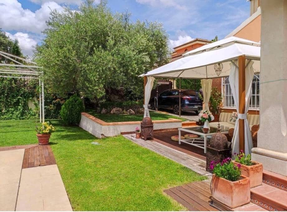 3 soveværelse Villa til salg i Cordoba by med swimmingpool garage - € 443.900 (Ref: 9823001)