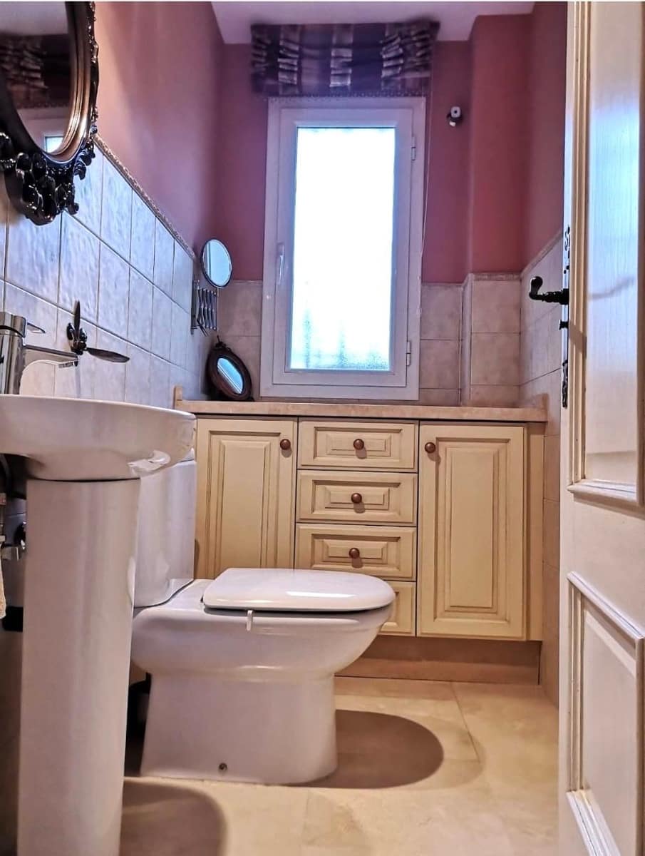 3 soveværelse Villa til salg i Cordoba by med swimmingpool garage - € 443.900 (Ref: 9823001)