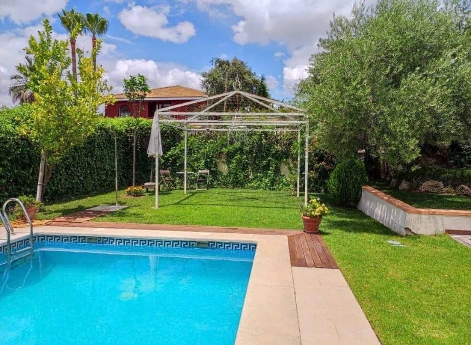 3 soveværelse Villa til salg i Cordoba by med swimmingpool garage - € 443.900 (Ref: 9823001)