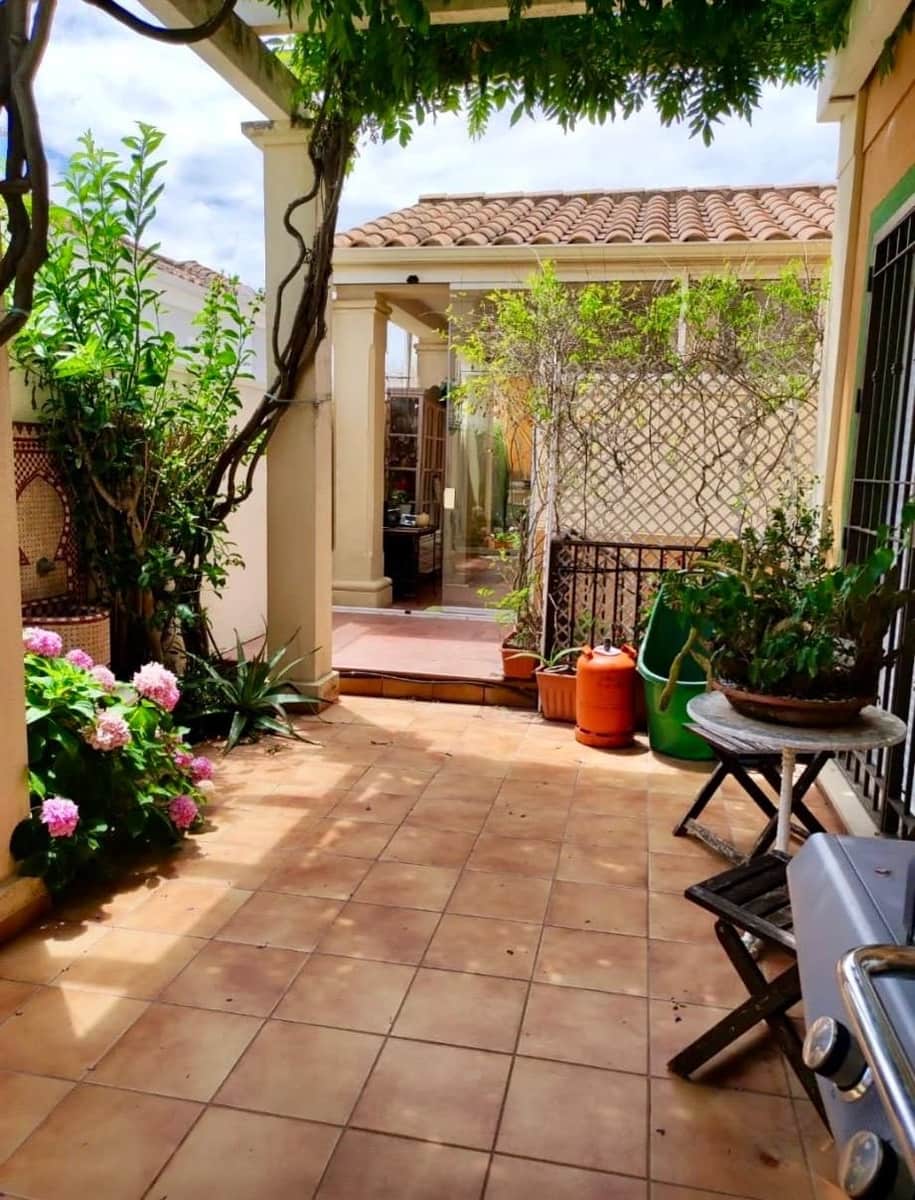3 soveværelse Villa til salg i Cordoba by med swimmingpool garage - € 443.900 (Ref: 9823001)