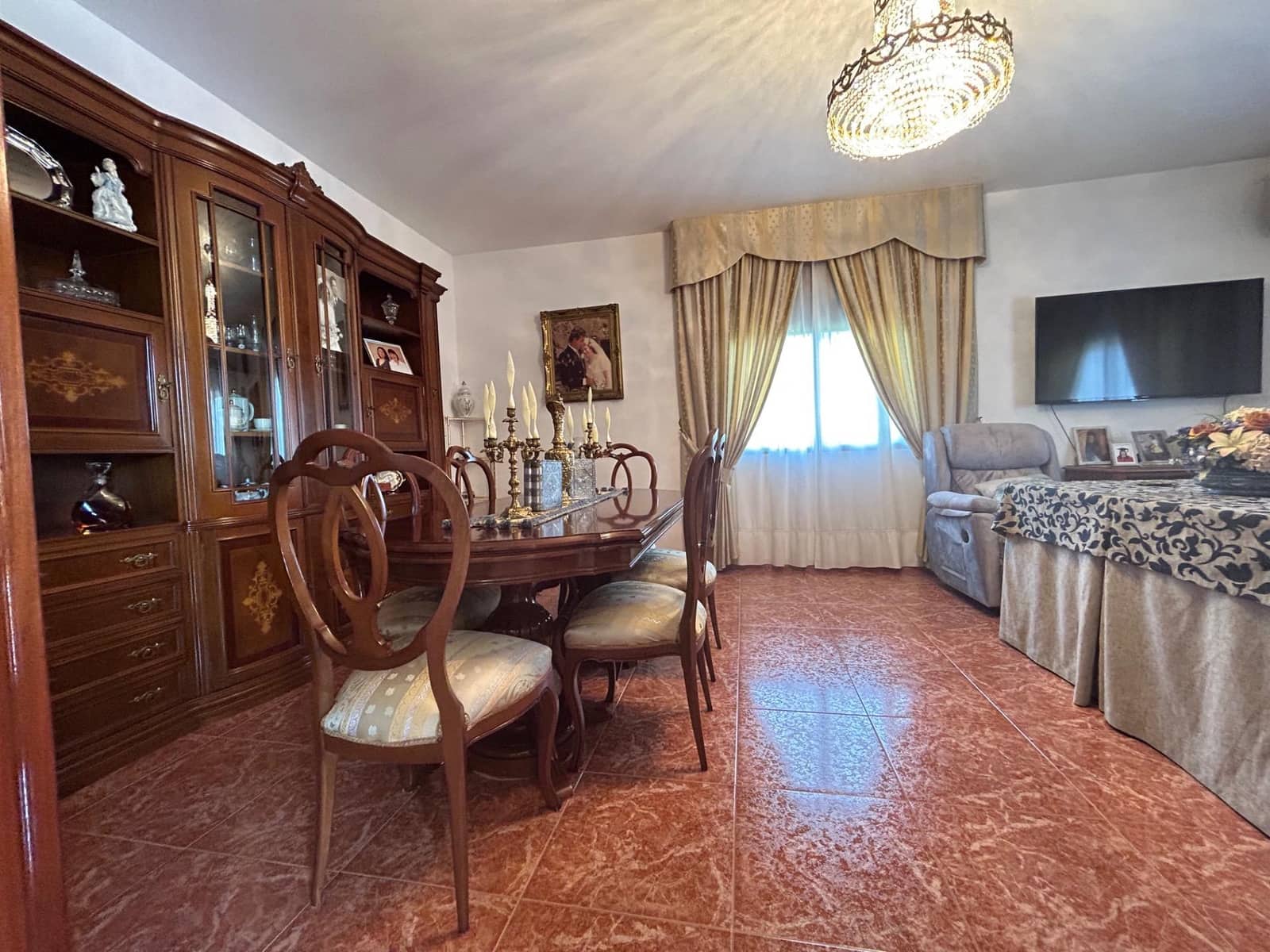 4 soveværelse Villa til salg i Cordoba by med swimmingpool - € 280.000 (Ref: 9825347)