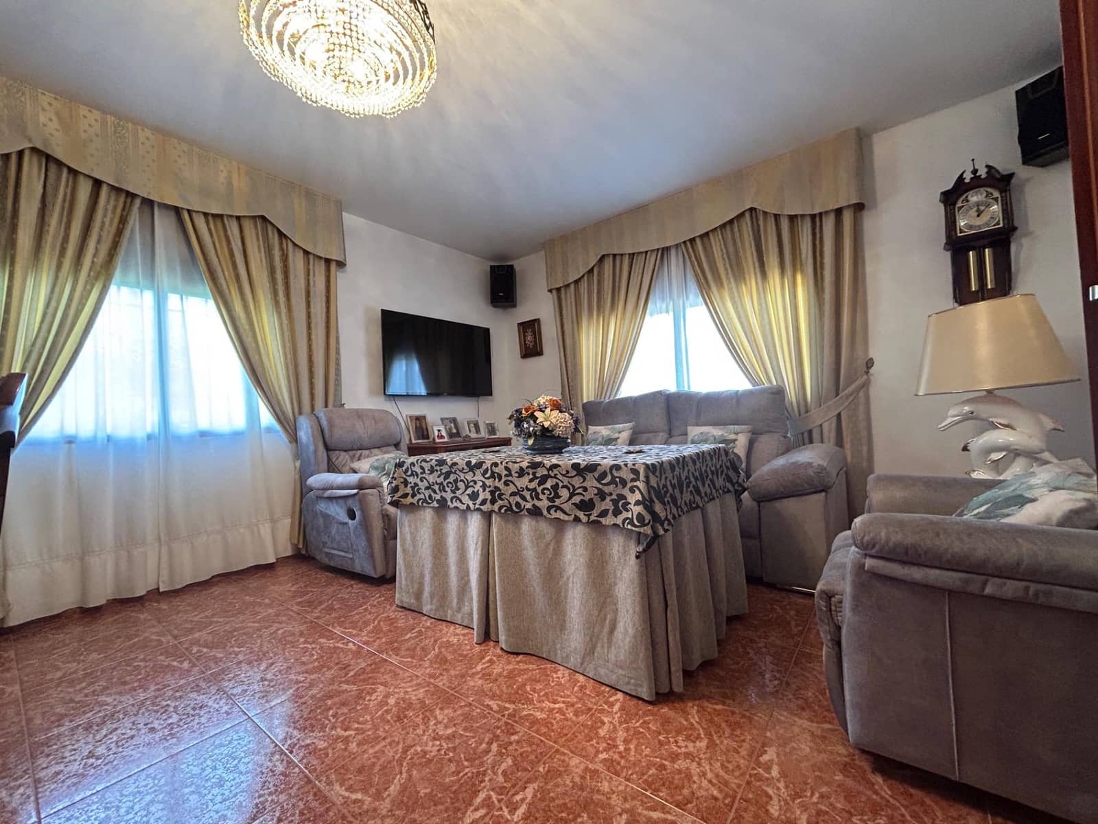 4 soveværelse Villa til salg i Cordoba by med swimmingpool - € 280.000 (Ref: 9825347)