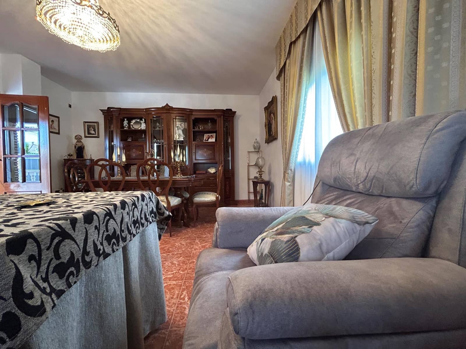 4 soveværelse Villa til salg i Cordoba by med swimmingpool - € 280.000 (Ref: 9825347)